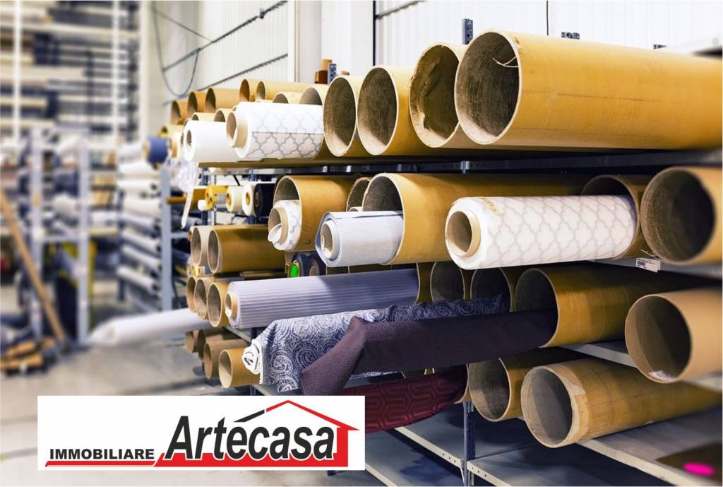 locale commerciale in vendita a Reggio nell'Emilia in zona Roncina