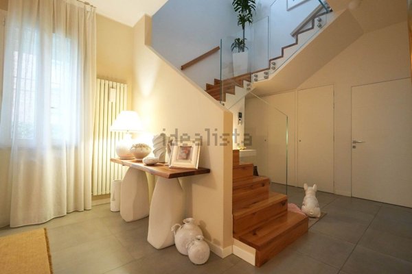 casa indipendente in vendita a Reggio nell'Emilia in zona Belvedere