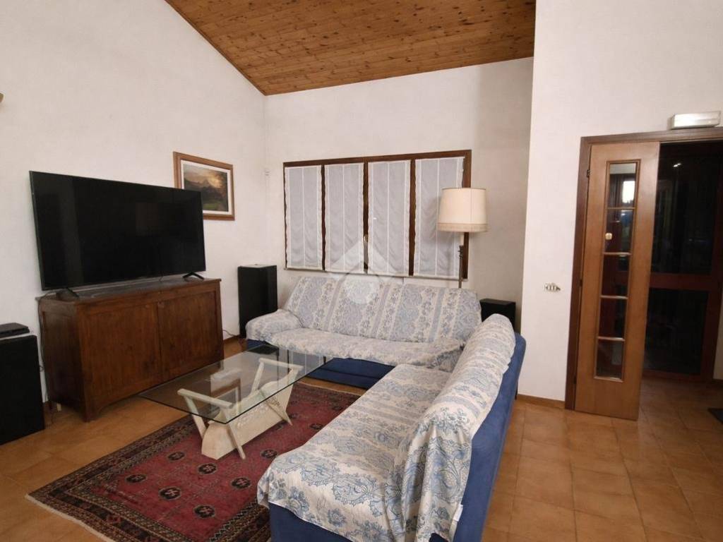 casa indipendente in vendita a Reggio nell'Emilia