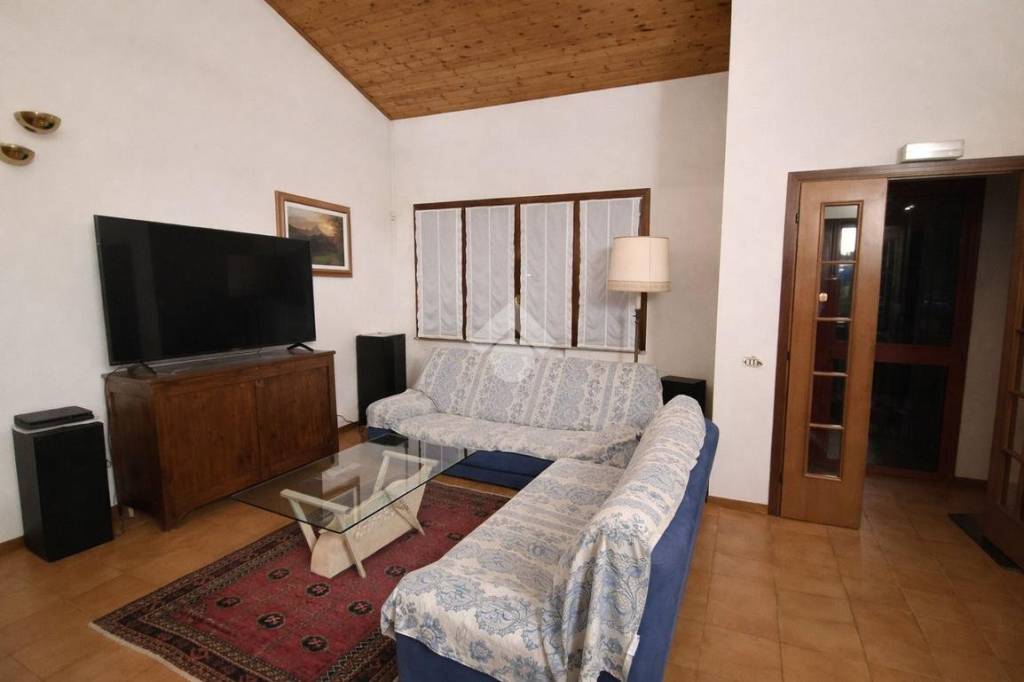 casa indipendente in vendita a Reggio nell'Emilia