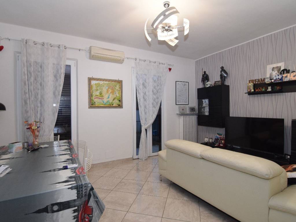 appartamento in vendita a Reggio nell'Emilia in zona Mirabello