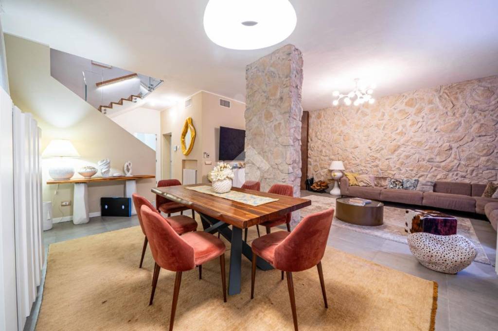 casa indipendente in vendita a Reggio nell'Emilia in zona Baragalla