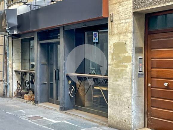 negozio in vendita a Reggio nell'Emilia in zona Città Storica