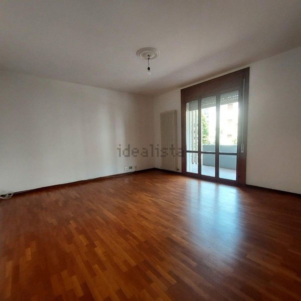 appartamento in vendita a Reggio nell'Emilia in zona Mirabello