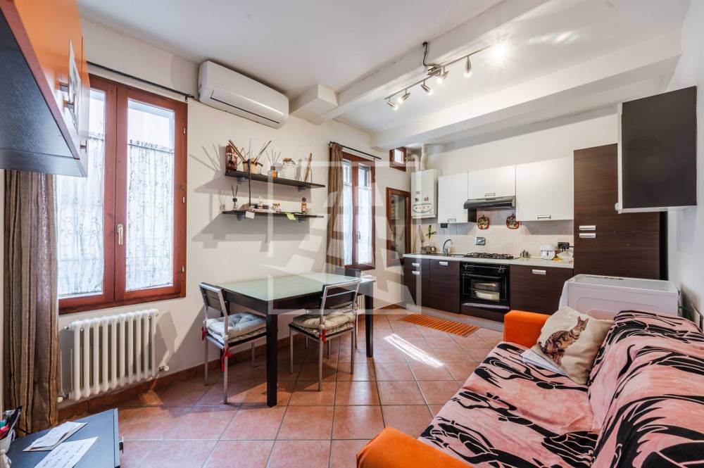 appartamento in vendita a Reggio nell'Emilia in zona Città Storica