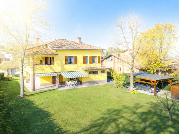casa indipendente in vendita a Reggio nell'Emilia
