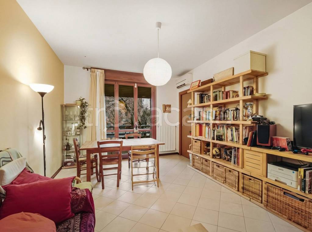 appartamento in vendita a Reggio nell'Emilia in zona Stranieri / Bazzarola