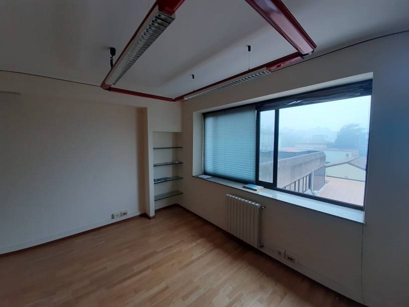 ufficio in vendita a Reggio nell'Emilia in zona Città Storica