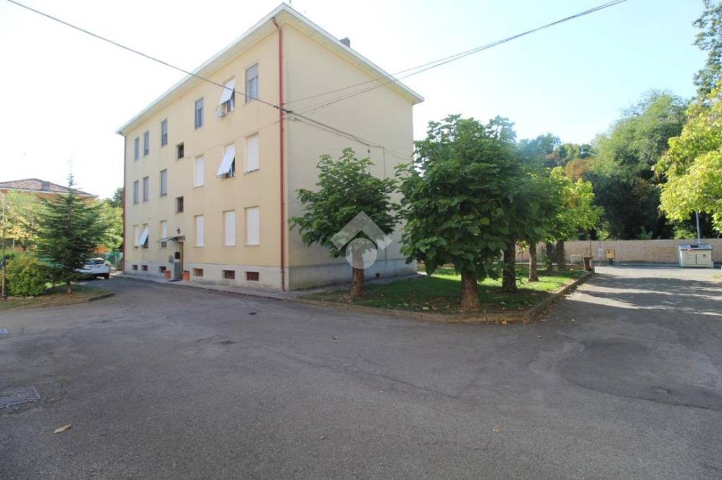 appartamento in vendita a Reggio nell'Emilia in zona Stranieri / Bazzarola