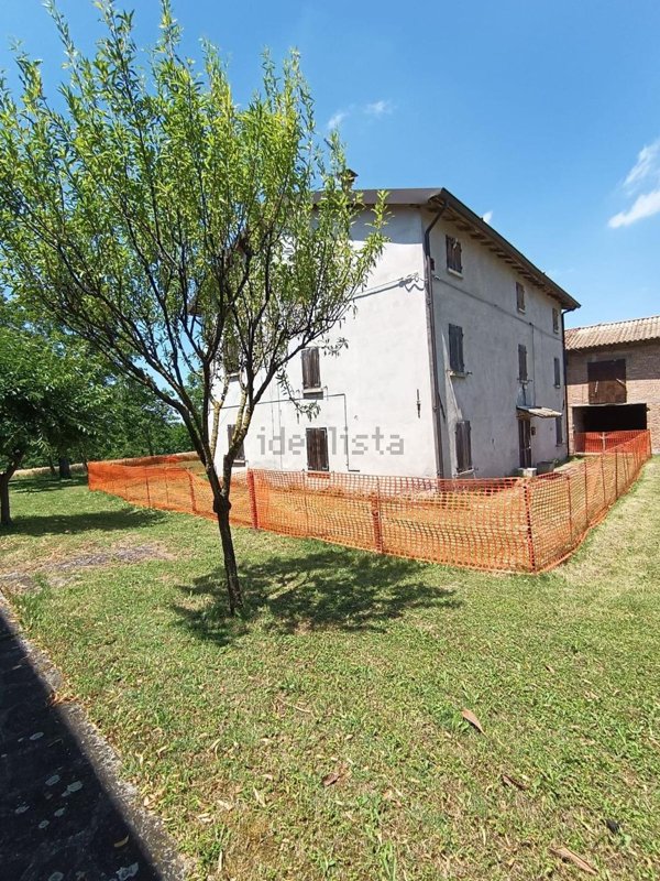 casa indipendente in vendita a Reggio nell'Emilia