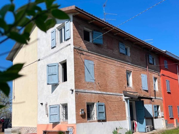casa indipendente in vendita a Reggio nell'Emilia in zona San Bartolomeo
