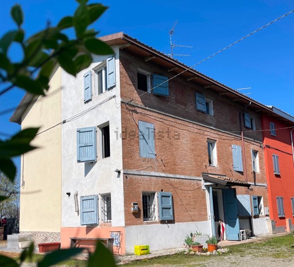 casa indipendente in vendita a Reggio nell'Emilia in zona San Bartolomeo