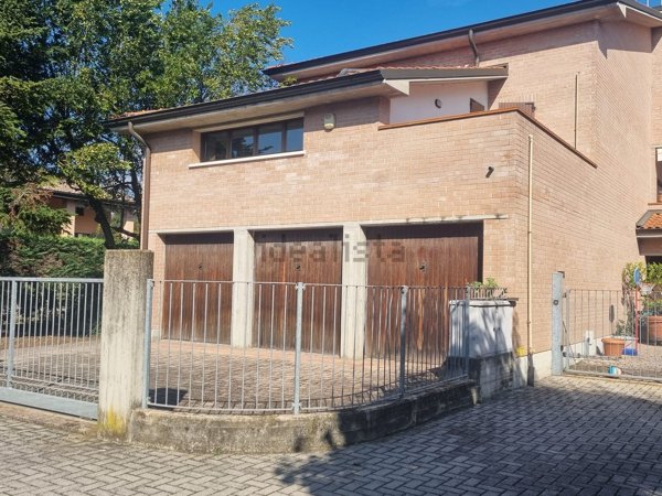 casa indipendente in vendita a Reggio nell'Emilia