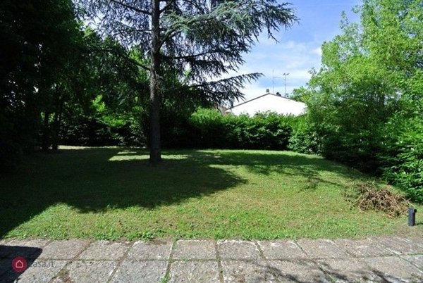 casa indipendente in vendita a Reggio nell'Emilia in zona Città Storica