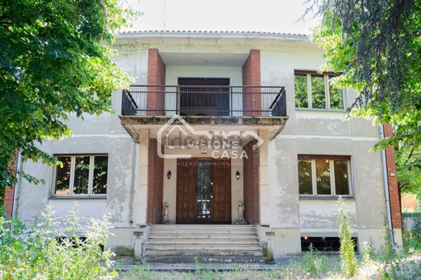 casa indipendente a Reggio nell'Emilia in zona Compagnoni / Migliolungo