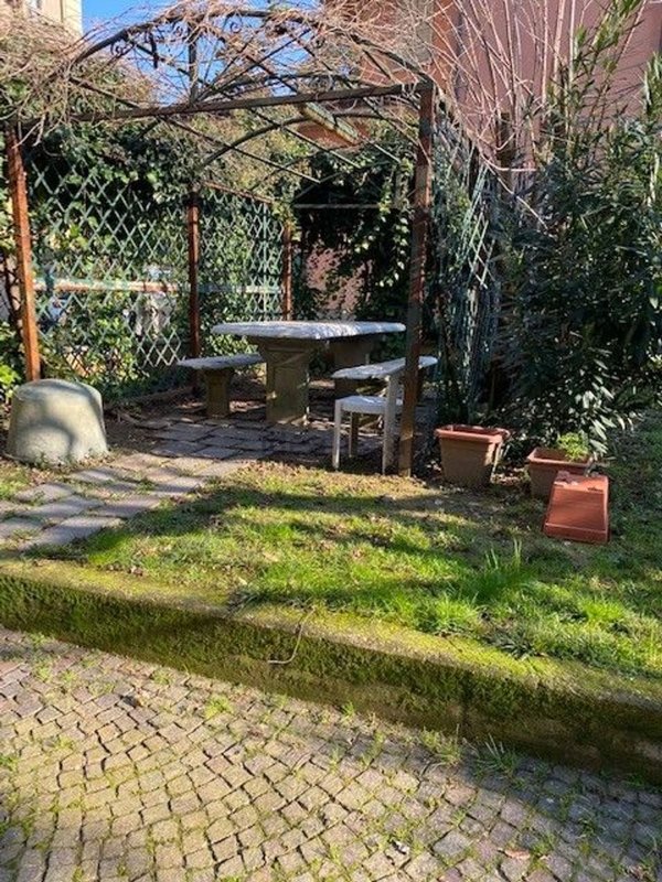 casa indipendente in vendita a Reggio nell'Emilia in zona Città Storica