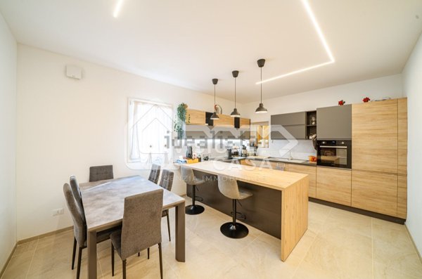 casa indipendente in vendita a Reggio nell'Emilia