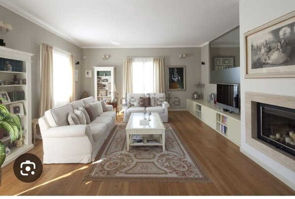 casa indipendente in vendita a Reggio nell'Emilia