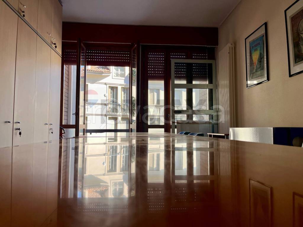 ufficio in vendita a Reggio nell'Emilia in zona Città Storica