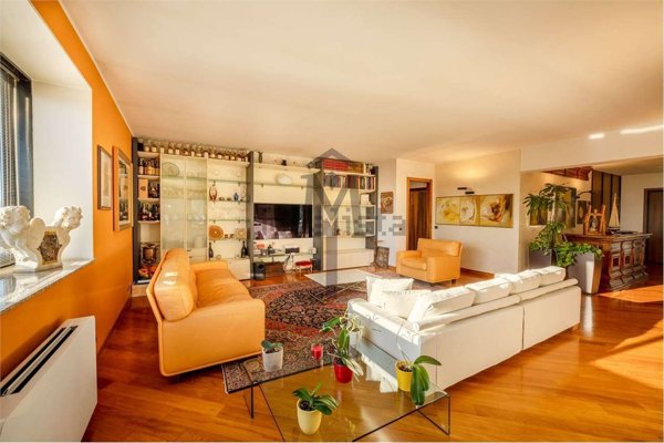 appartamento in vendita a Reggio nell'Emilia in zona Città Storica