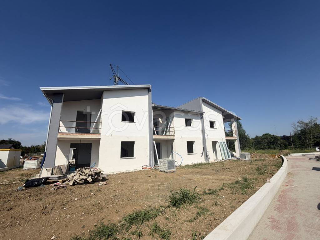 casa indipendente in vendita a Reggio nell'Emilia