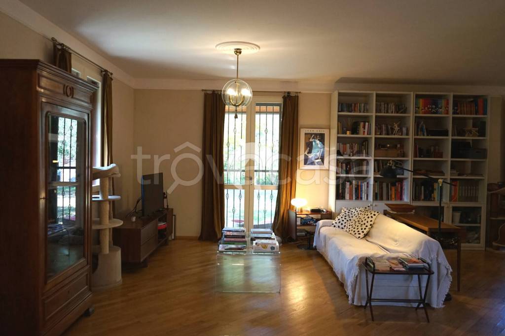 casa indipendente in vendita a Reggio nell'Emilia in zona Fogliano