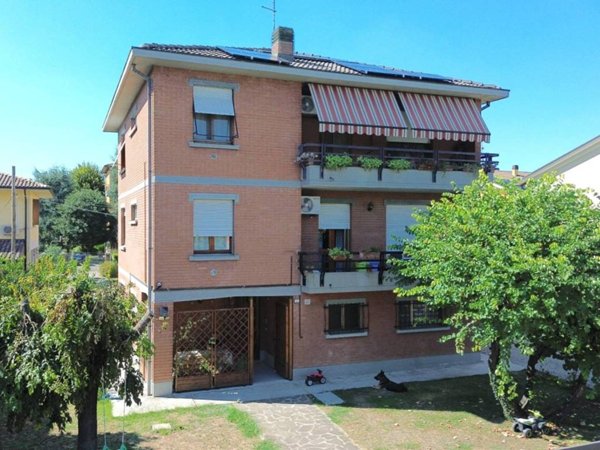 casa indipendente in vendita a Reggio nell'Emilia in zona Cadè / Gaida