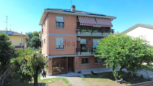 casa indipendente in vendita a Reggio nell'Emilia in zona Cadè / Gaida