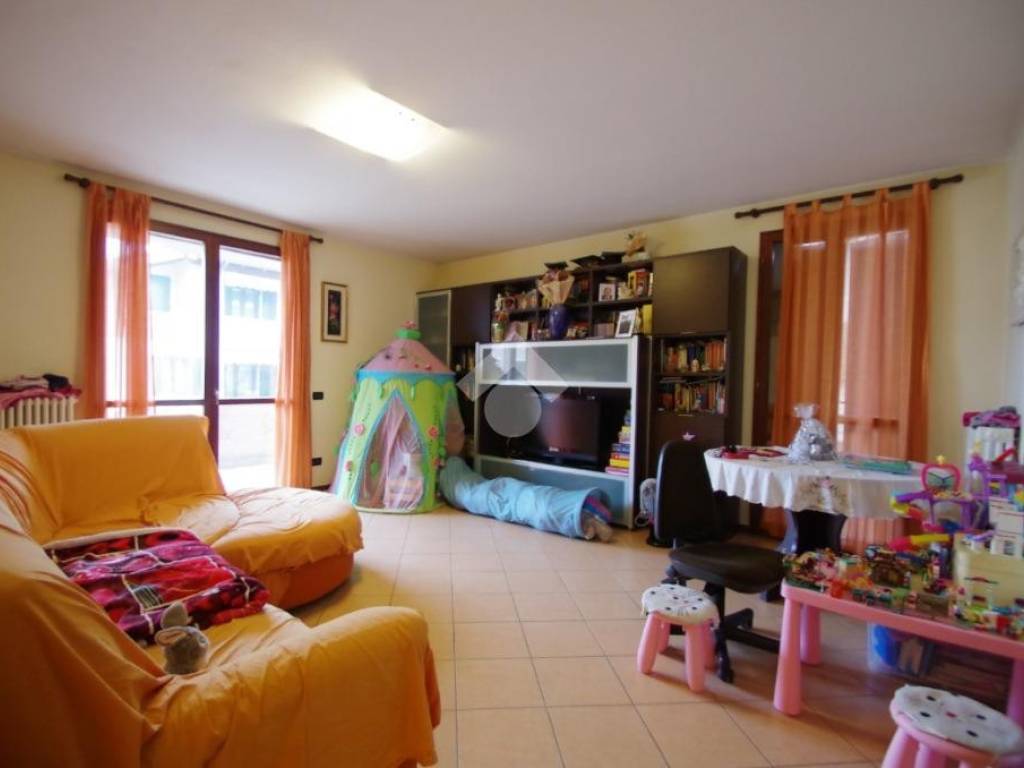 casa indipendente in vendita a Reggio nell'Emilia in zona Rivalta