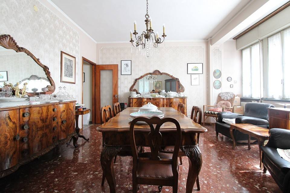 appartamento in vendita a Reggio nell'Emilia in zona Città Storica