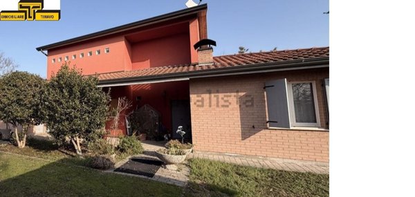 casa indipendente in vendita a Reggio nell'Emilia in zona Pieve Modolena