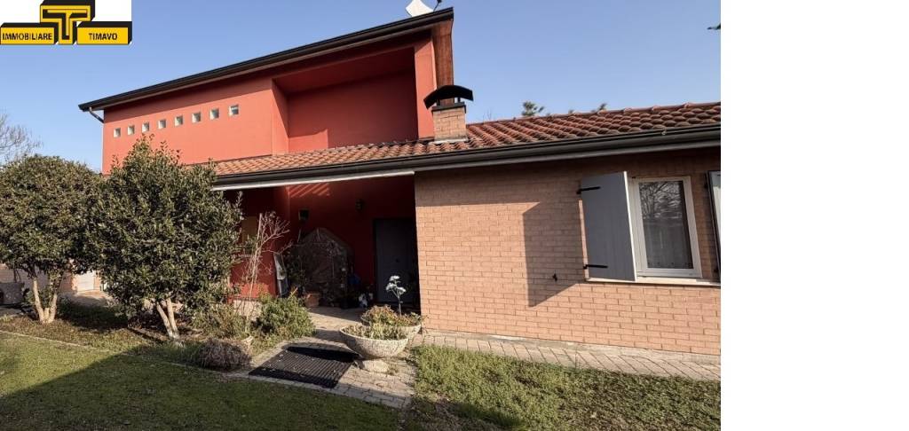 casa indipendente in vendita a Reggio nell'Emilia in zona Sesso