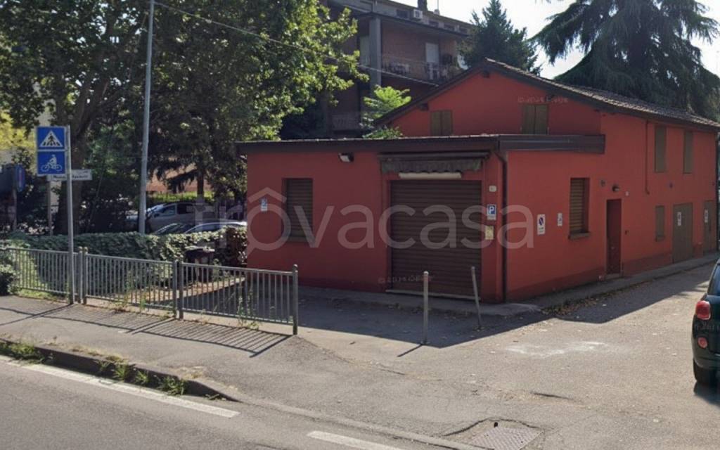 negozio in vendita a Reggio nell'Emilia in zona Regina Pacis