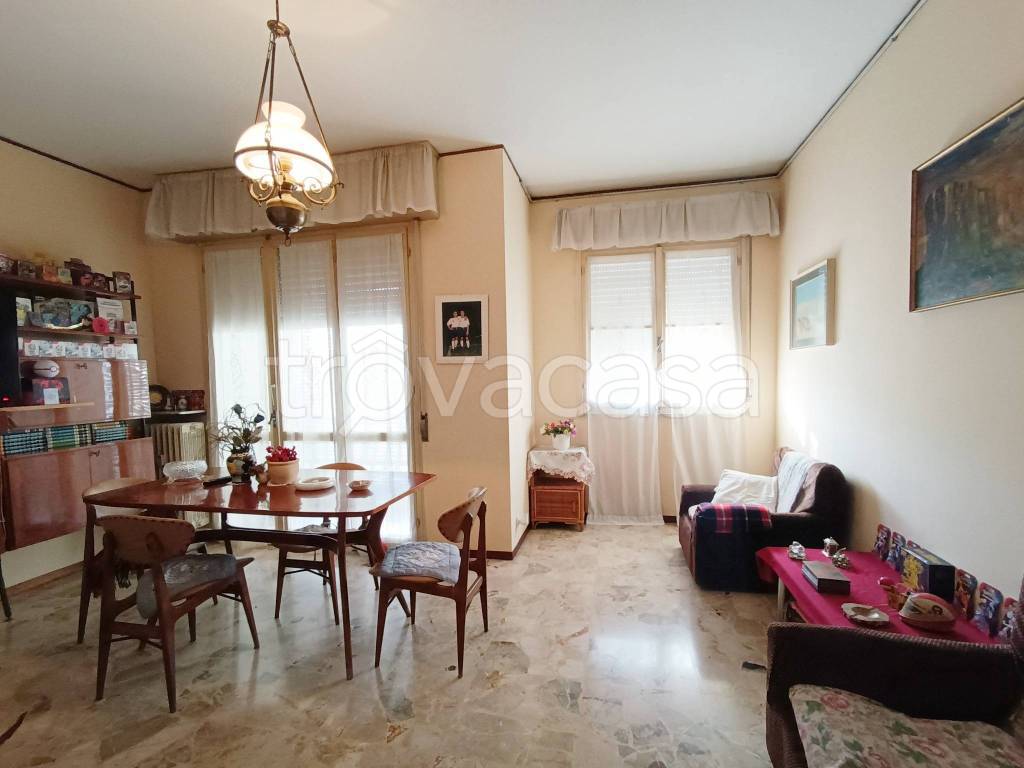 appartamento in vendita a Reggio nell'Emilia in zona Città Storica