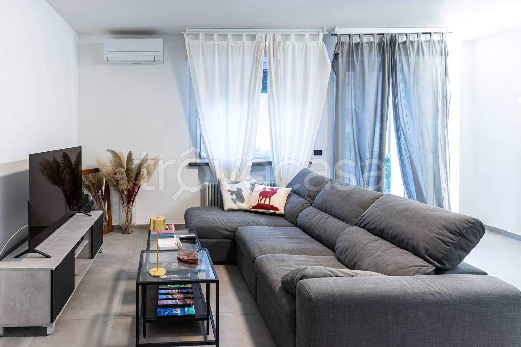 casa indipendente in vendita a Reggio nell'Emilia in zona Roncina