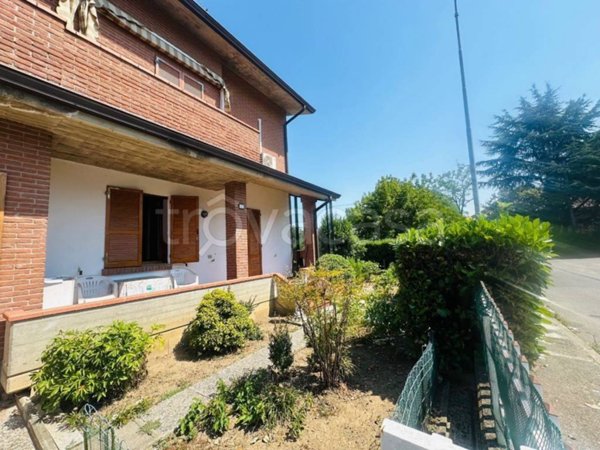casa indipendente in vendita a Reggio nell'Emilia in zona Baragalla
