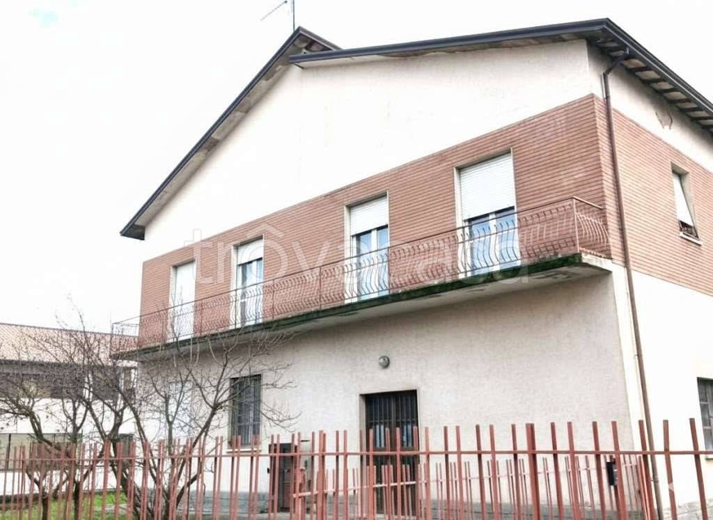 casa indipendente in vendita a Reggio nell'Emilia in zona Ospizio