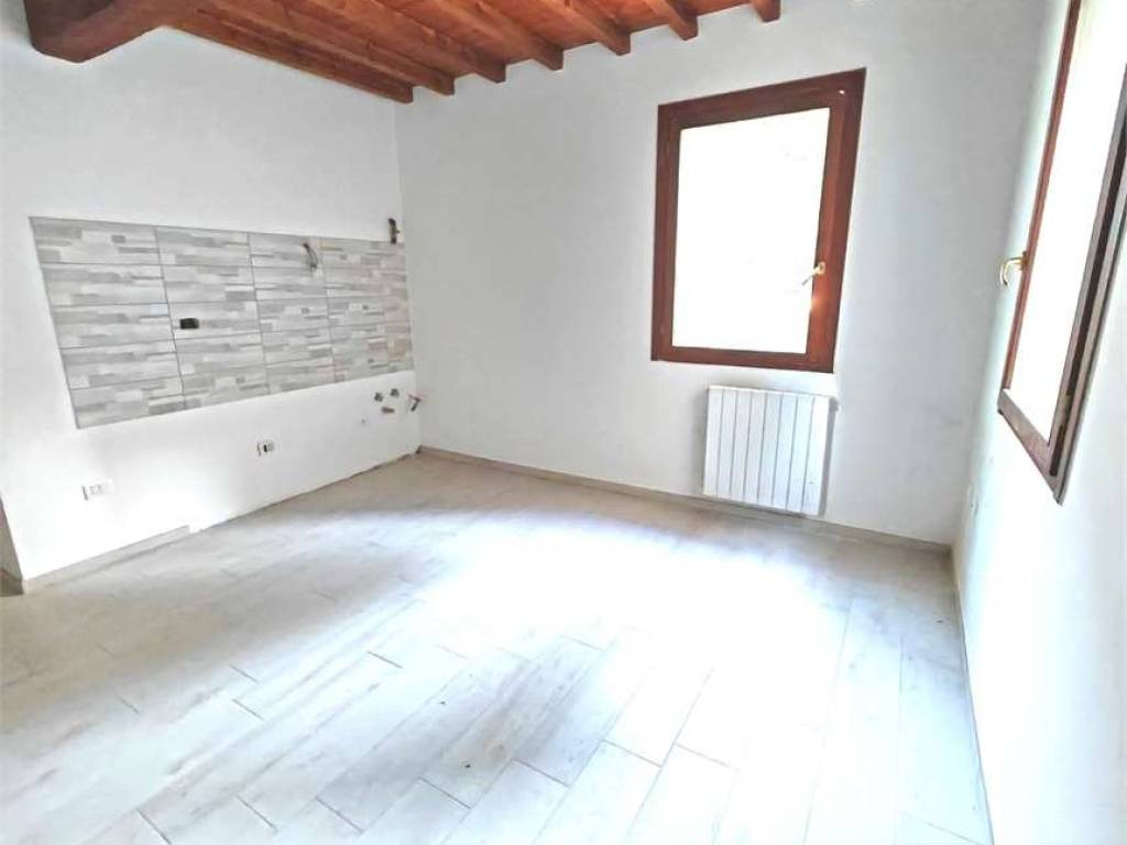 appartamento in vendita a Reggio nell'Emilia in zona Tribunale