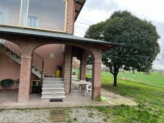 casa indipendente in vendita a Reggio nell'Emilia in zona Rivalta