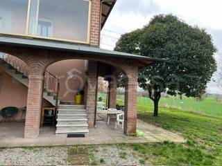 casa indipendente in vendita a Reggio nell'Emilia in zona Rivalta