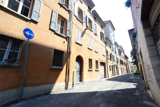 appartamento in vendita a Reggio nell'Emilia in zona Città Storica