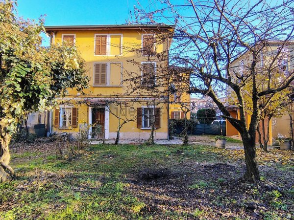 casa indipendente in vendita a Reggio nell'Emilia