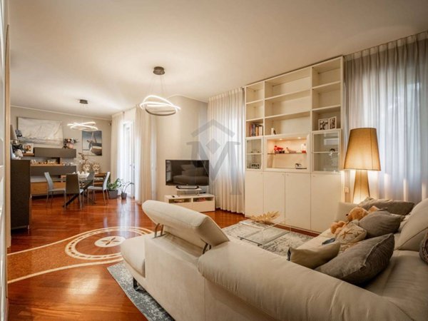 appartamento in vendita a Reggio nell'Emilia in zona Città Storica