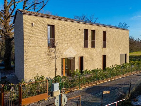 casa indipendente in vendita a Reggio nell'Emilia in zona Rivalta