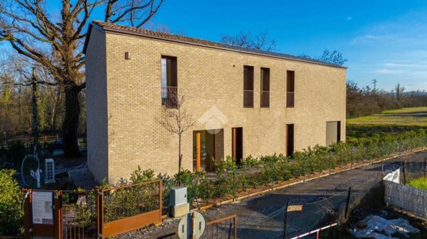 casa indipendente in vendita a Reggio nell'Emilia in zona Rivalta