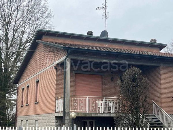 casa indipendente in vendita a Reggio nell'Emilia in zona Gavassa