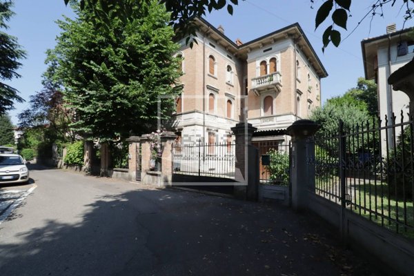 appartamento in vendita a Reggio nell'Emilia in zona Città Storica