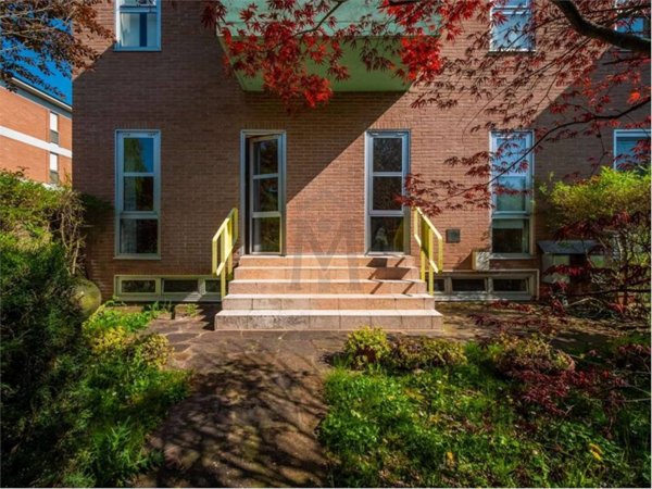 casa indipendente in vendita a Reggio nell'Emilia in zona Città Storica