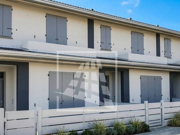 casa indipendente in vendita a Reggio nell'Emilia in zona Codemondo