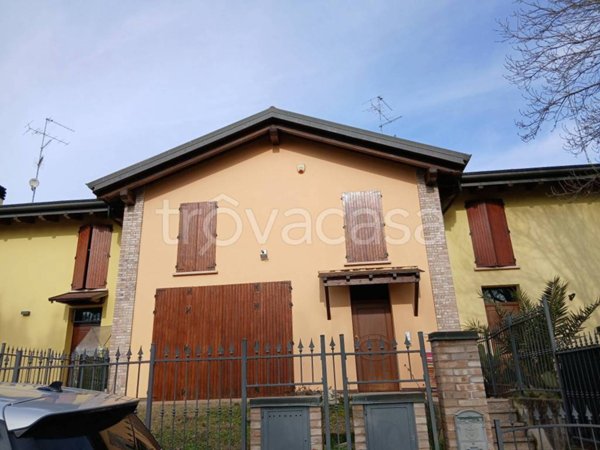 casa indipendente in vendita a Reggio nell'Emilia in zona San Bartolomeo